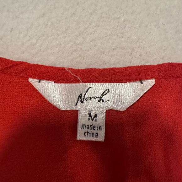 Novoh Red Sleeveless Top - Picture 3 of 6